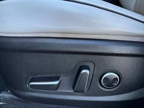 Used 2024 Hyundai Palisade SEL FWD image 22