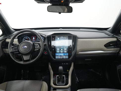 Used 2025 Subaru Forester Premium AWD/4WD image 13