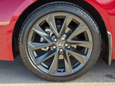 Used 2025 Toyota Corolla SE image 12