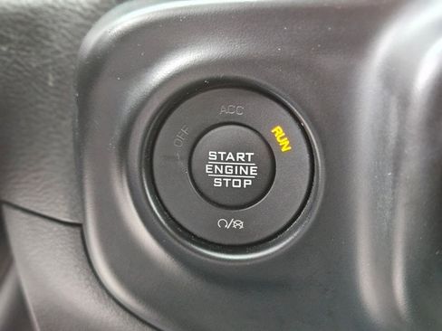 Used 2022 Jeep Gladiator Sport image 22