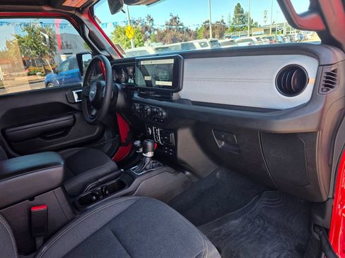 Used 2024 Jeep Gladiator Sport AWD/4WD image 19