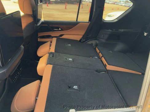 Used 2025 Lexus LX 600 4WD w/ Accessory Package (Z1) image 3