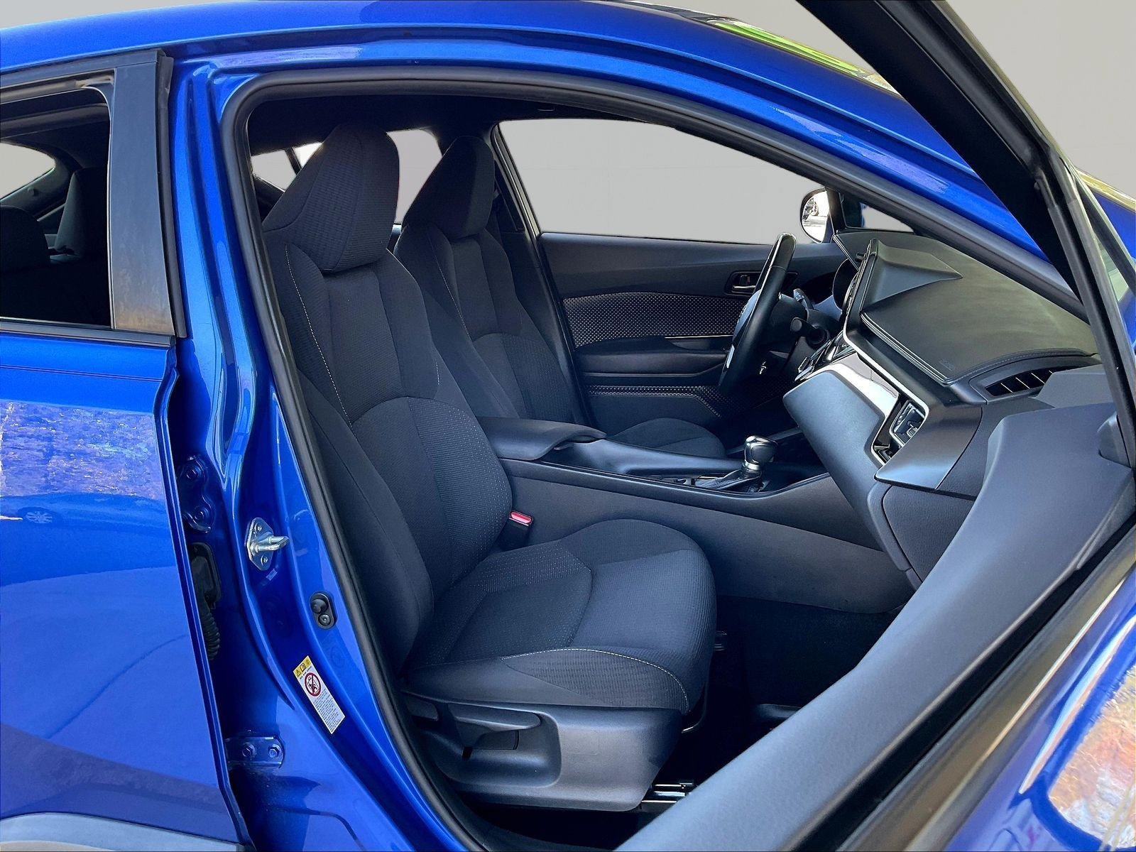Used 2018 Toyota C-HR XLE FWD image 28