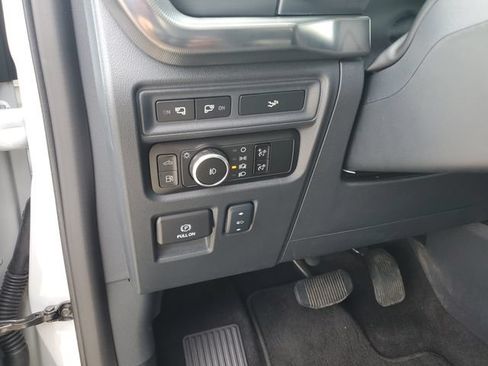 Used 2024 Ford F150 Lariat AWD/4WD image 11