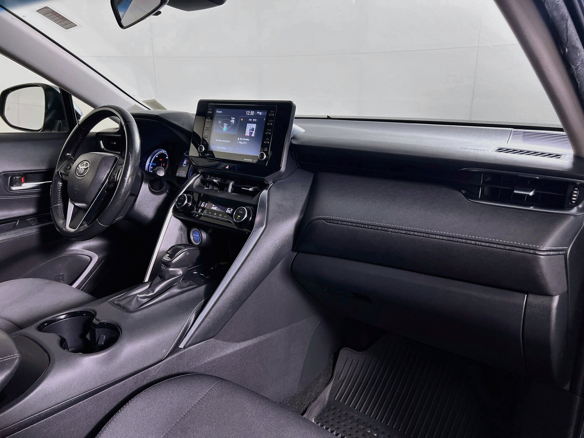 Certified 2021 Toyota Venza LE AWD/4WD image 24