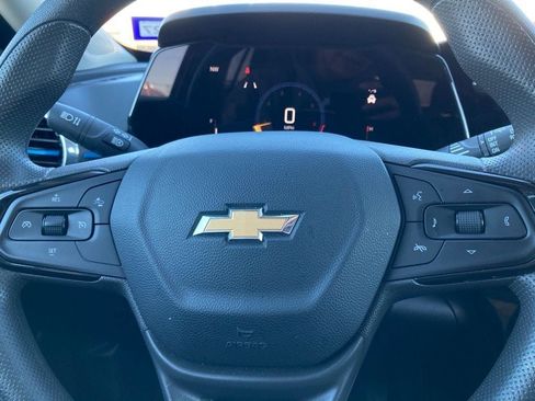 Used 2025 Chevrolet Trax LT image 17