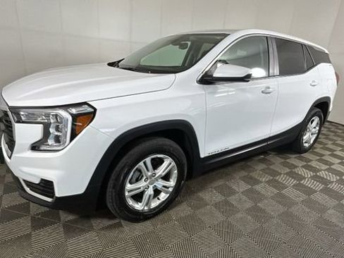 Used 2024 GMC Terrain SLE FWD image 7