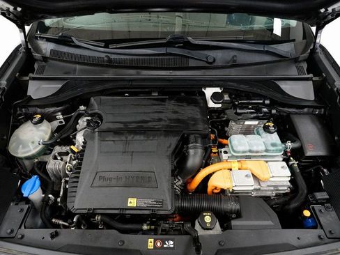 Used 2020 Kia Niro EX image 3