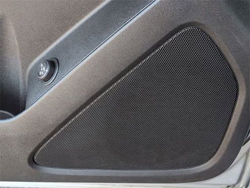 Used 2020 Chevrolet Equinox LT image 30