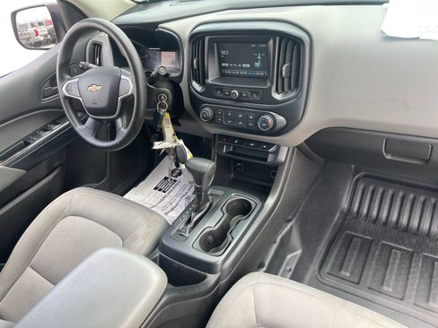 Used 2018 Chevrolet Colorado W/T w/ WT Convenience Package RWD image 17