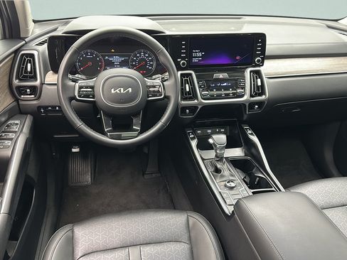 Used 2023 Kia Sorento S w/ Panoramic Sunroof Package AWD/4WD image 11