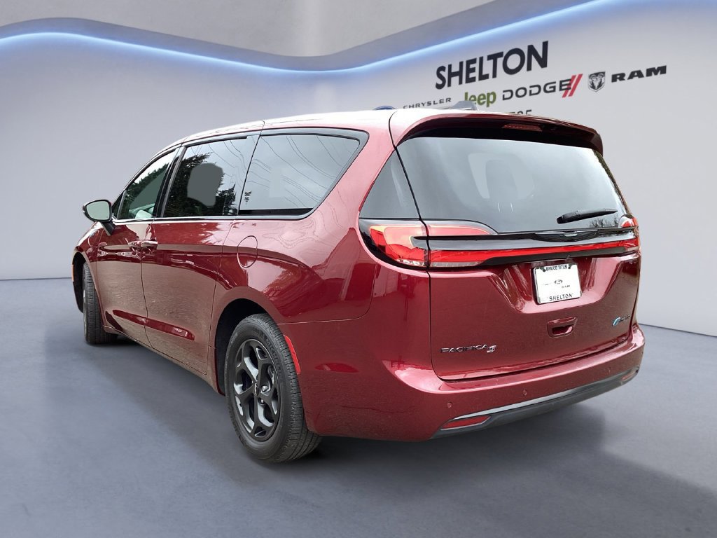 Used 2023 Chrysler Pacifica Touring-L w/ S Appearance Package FWD image 3