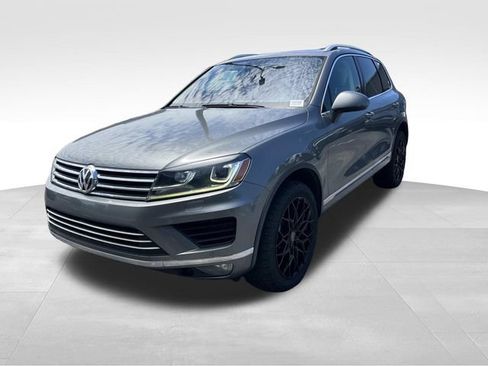 Used 2016 Volkswagen Touareg TDI AWD/4WD image 8