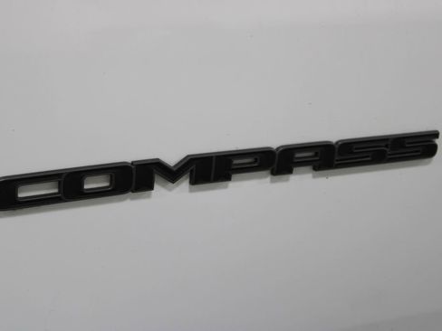 Used 2025 Jeep Compass Trailhawk AWD/4WD image 18