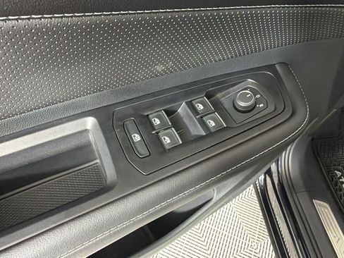 Used 2026 Volkswagen Atlas SE w/ Black Wheel Package FWD image 26