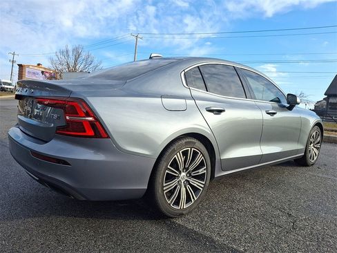 Used 2021 Volvo S60 T5 Inscription image 6