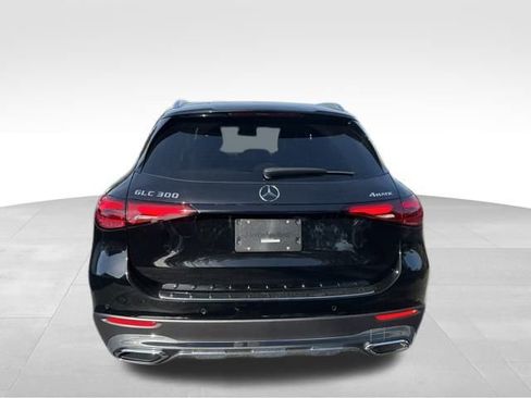 Used 2025 Mercedes-Benz GLC 300 4MATIC image 5