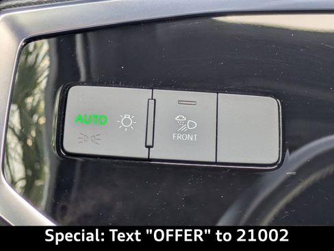 Used 2020 Audi Q3 2.0T Premium Plus w/ Premium Plus Package image 28