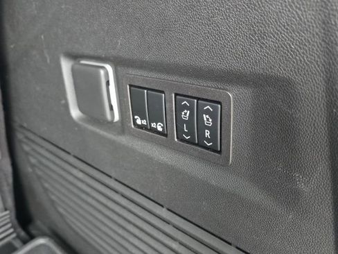 Used 2023 GMC Yukon AT4 w/ Technology Package image 13