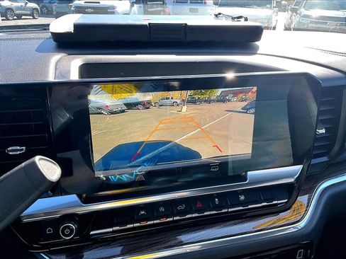 Used 2024 Chevrolet Silverado 1500 LT image 18