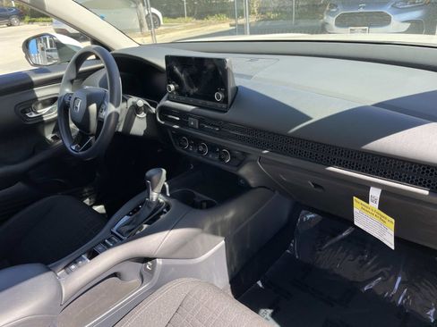 Certified 2023 Honda HR-V LX image 21