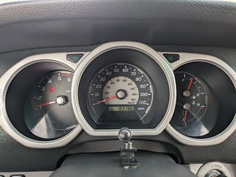 Used 2004 Toyota 4Runner SR5 image 9