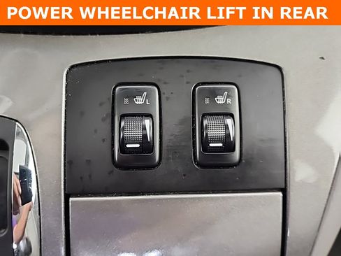 Used 2006 Toyota Sienna XLE image 32