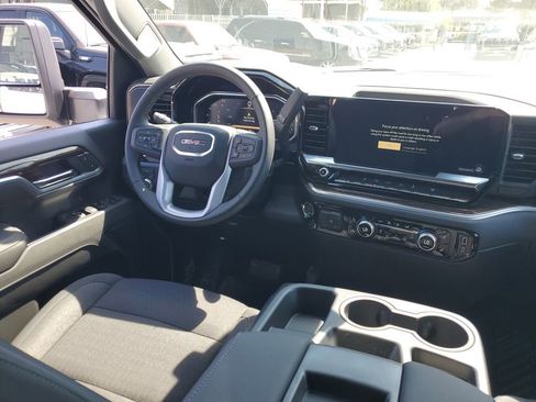 New 2026 GMC Sierra 2500 SLE w/ SLE Value Package; AWD/4WD image 9