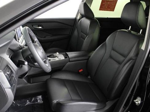 Certified 2024 Nissan Rogue SV w/ SV Premium Package FWD image 21