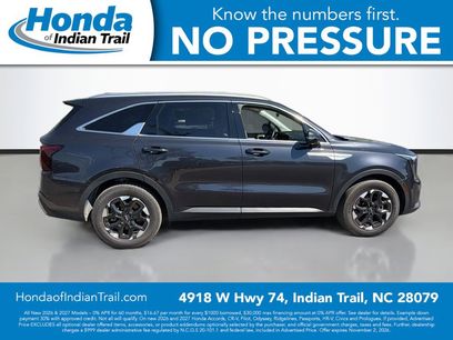 Used 2025 Kia Sorento S w/ Panoramic Sunroof Package