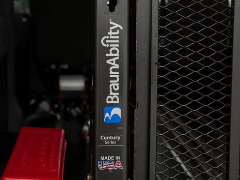 Used 2018 Ford Transit 350 XL image 3