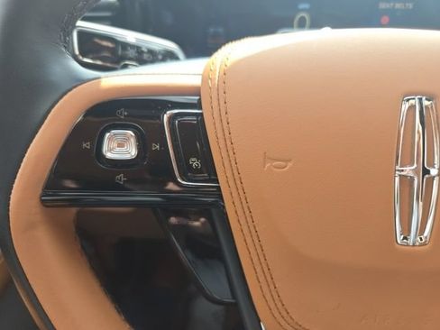 Used 2025 Lincoln Aviator Black Label AWD/4WD image 38