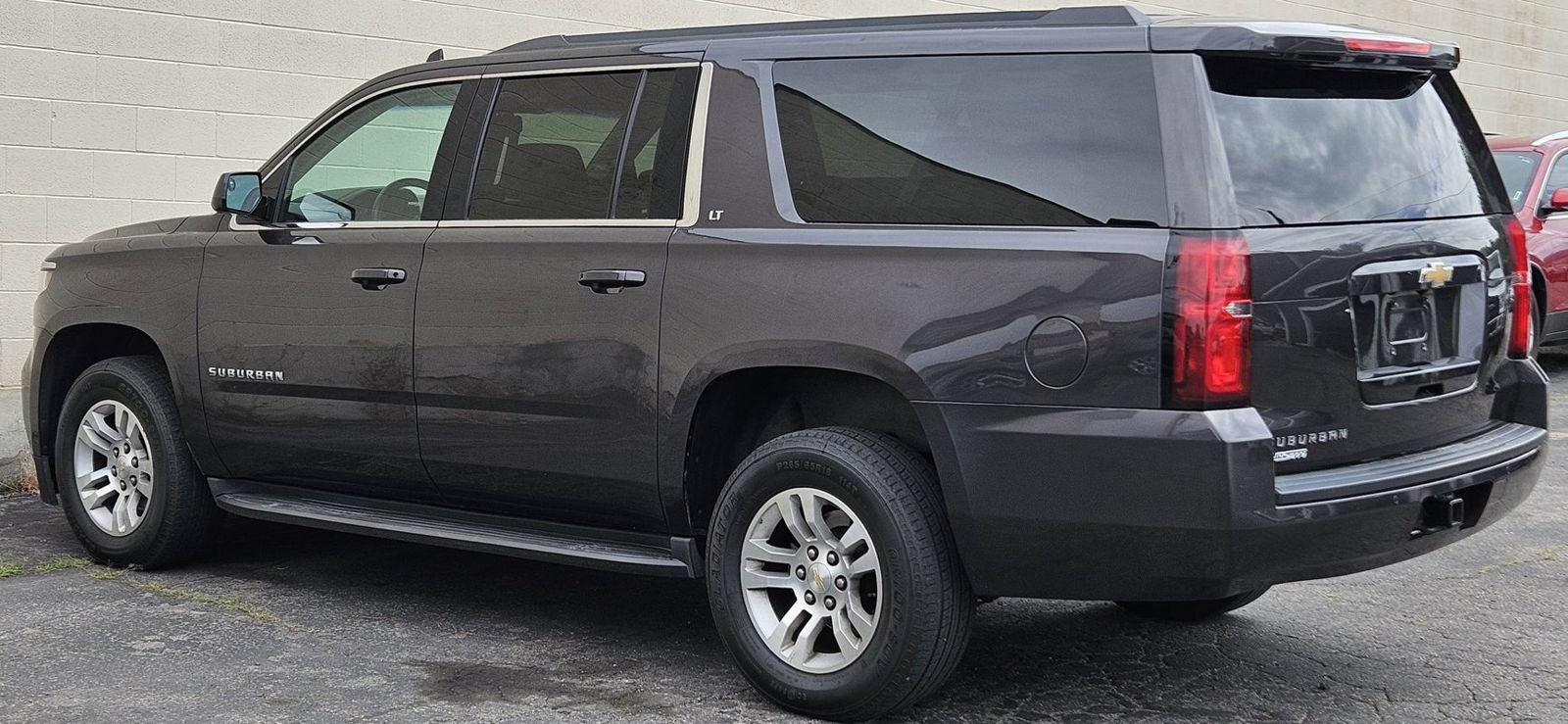 Used 2015 Chevrolet Suburban LT AWD/4WD image 3