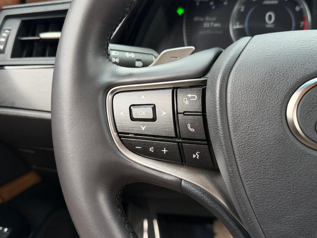 Certified 2024 Lexus ES 350 w/ Premium Package FWD image 19