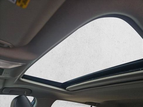 Used 2022 Toyota RAV4 XLE Premium FWD image 16