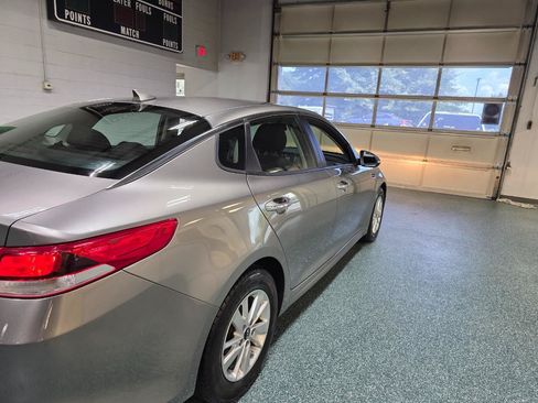 Used 2018 Kia Optima LX FWD image 7