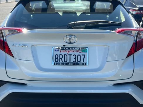 Used 2020 Toyota C-HR LE FWD image 19