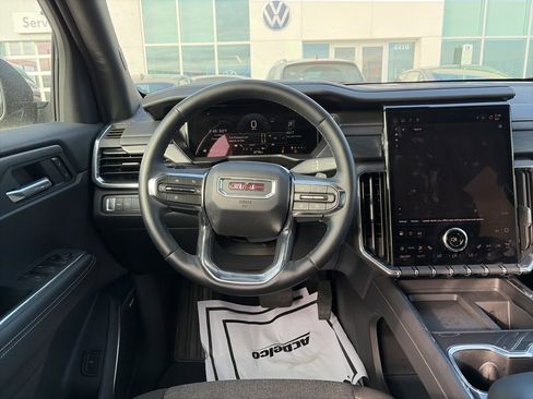 Used 2025 GMC Acadia Elevation image 13