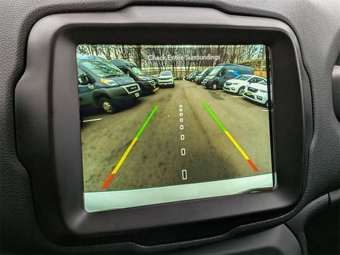 Used 2023 Jeep Renegade Latitude w/ Sun/Sound Group image 18