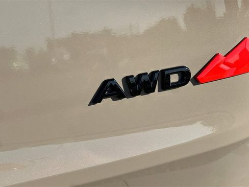 Used 2025 Nissan Rogue SV image 28