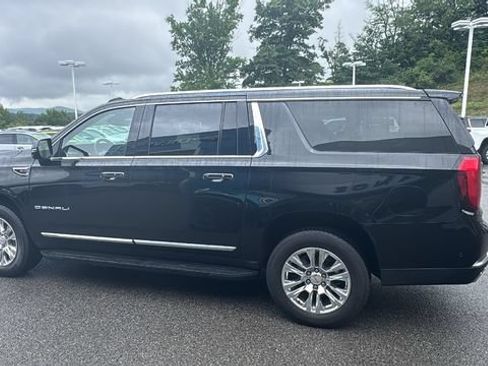 Used 2025 GMC Yukon XL Denali AWD/4WD image 8