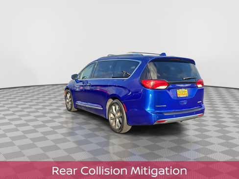 Used 2019 Chrysler Pacifica Limited image 7