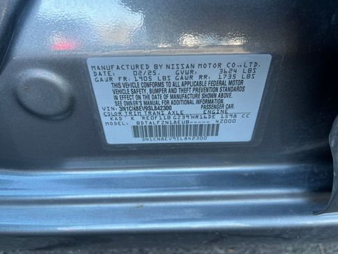 Used 2025 Nissan Versa SV image 27