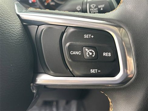 Used 2023 Jeep Gladiator Overland image 40