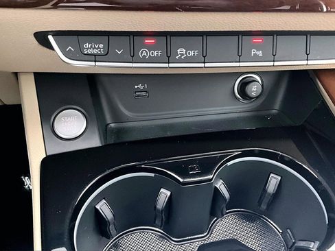 Used 2022 Audi A4 2.0T Premium w/ Convenience Package image 15