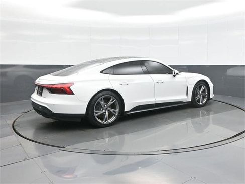 Used 2022 Audi e-tron GT Premium Plus image 7