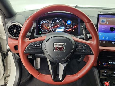 Used 2017 Nissan GT-R Premium w/ Premium Interior Package AWD/4WD image 37