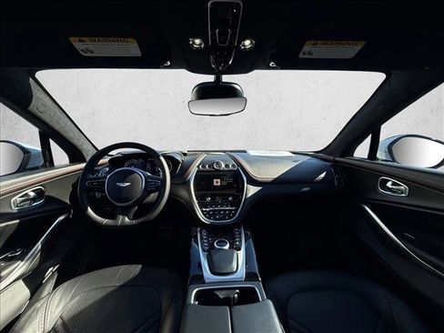 Used 2021 Aston Martin DBX AWD/4WD image 13
