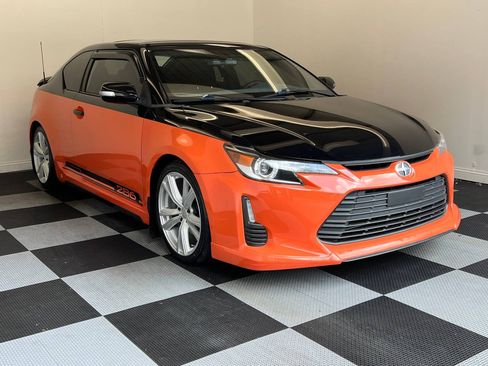 Used 2015 Scion tC image 3