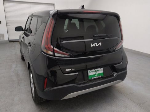 Used 2023 Kia Soul LX w/ LX Technology Package image 6